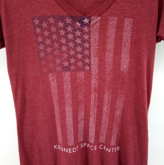 Kennedy Space Station Red American Flag 4th of July Cotton Blend Tee L Science - Picture 4 of 7